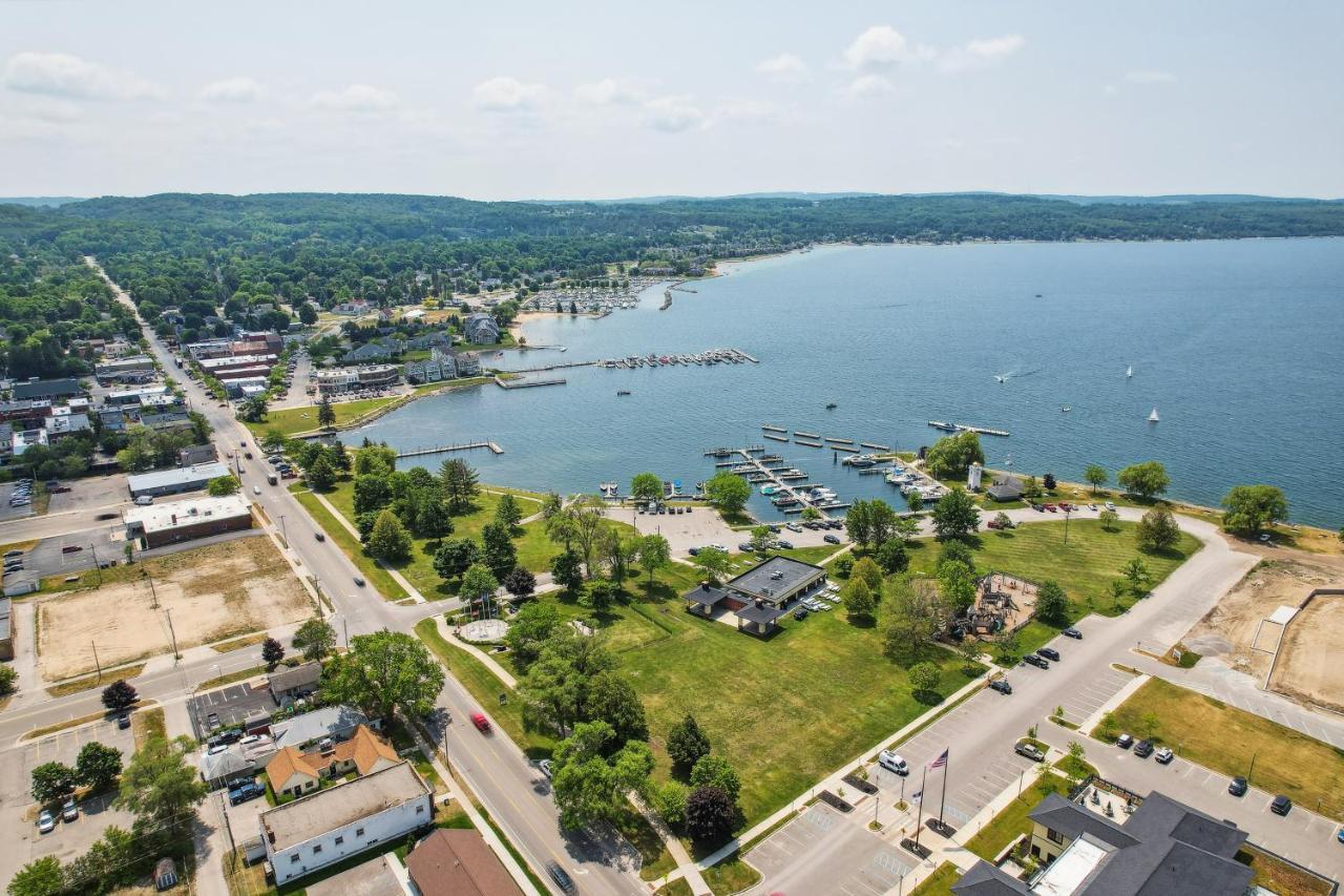 Boyne City Cottage Walk To Downtown And Lake! Εξωτερικό φωτογραφία